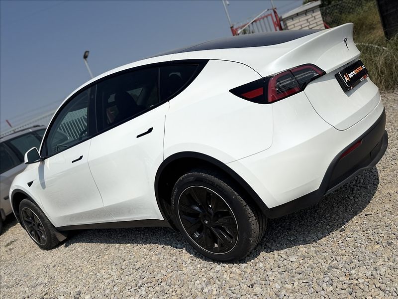 Tesla Model Y 0,0 220kW NOVÉ V ČR DPH 38tKm - fotka 7 z 34