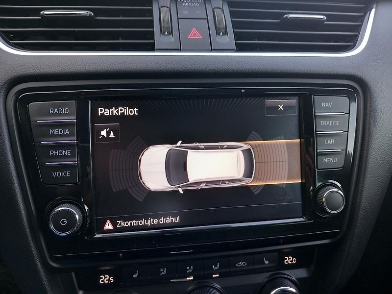 Škoda Octavia (2016) 2,0TDi 135kw RS 4x4  DSG NAVI  - fotka 33 z 48