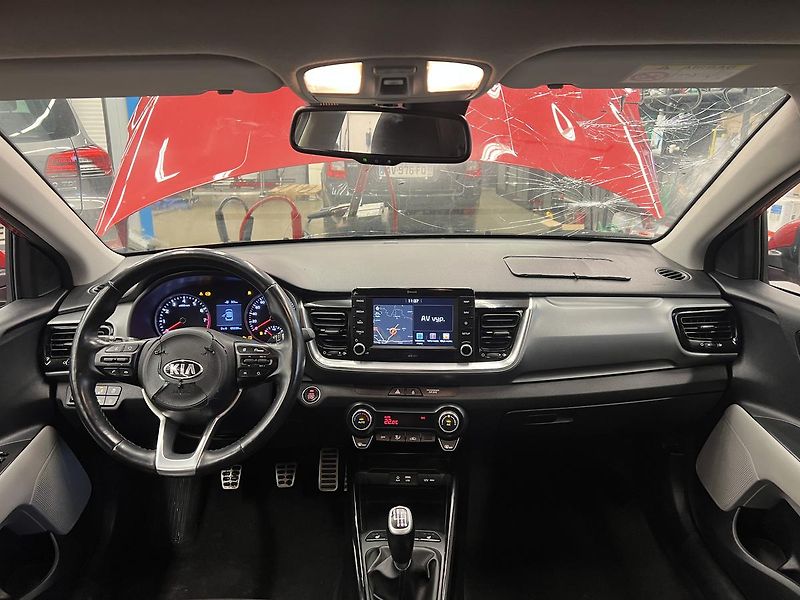 Kia Stonic 1.0 DGI  88kW - fotka 8 z 13