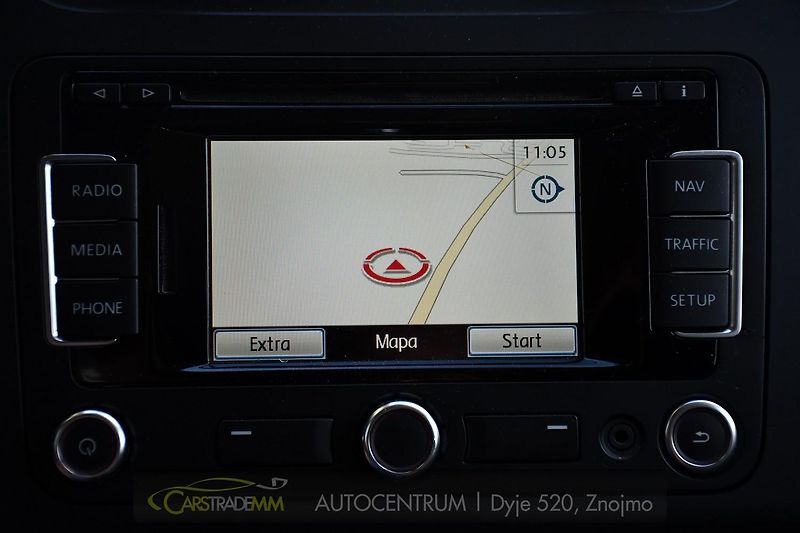 Volkswagen Touran 2.0TDi CROSS NAVI VÝHŘEV - fotka 39 z 48