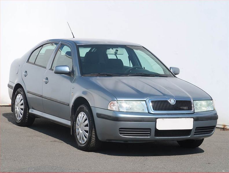 Škoda Octavia (2003) 1.6, po STK, oblíbený vůz - fotografie inzerátu