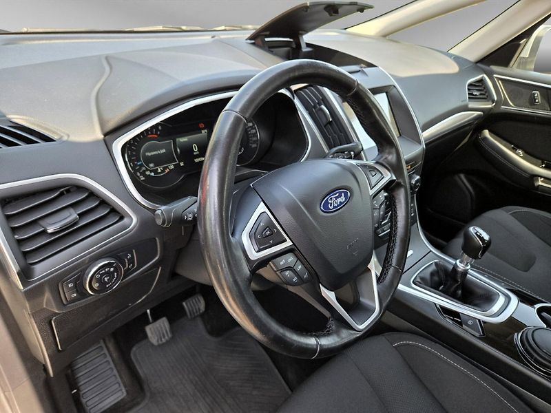 Ford S-MAX (2021) Titanium 2,0 nafta 110kw/150PS - fotka 15 z 22