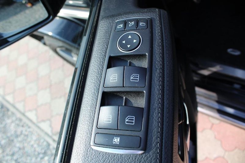 Mercedes-Benz Třídy G G63AMG*TV*NEZ.TOP*Harman*74tkm - fotka 26 z 28