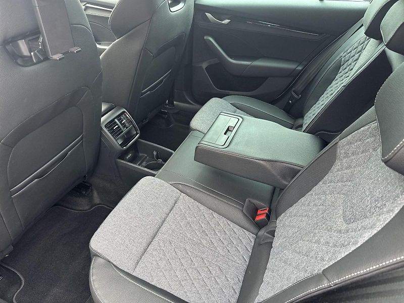 Škoda Octavia (2025) Combi 2.0 TDi DSG Sportline - fotka 8 z 36