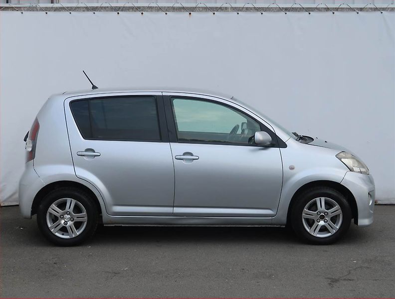 Daihatsu Sirion (2008) 1.3, 4X4, nová STK, Tažné - fotka 6 z 16