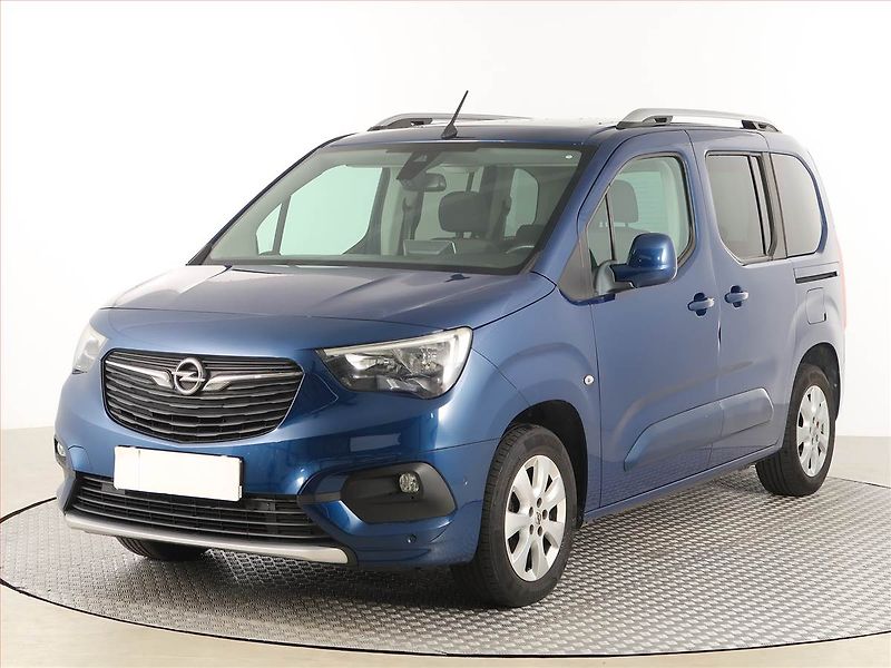Opel Combo (2019) 1.2 Turbo, 5Míst, SR - fotka 2 z 17