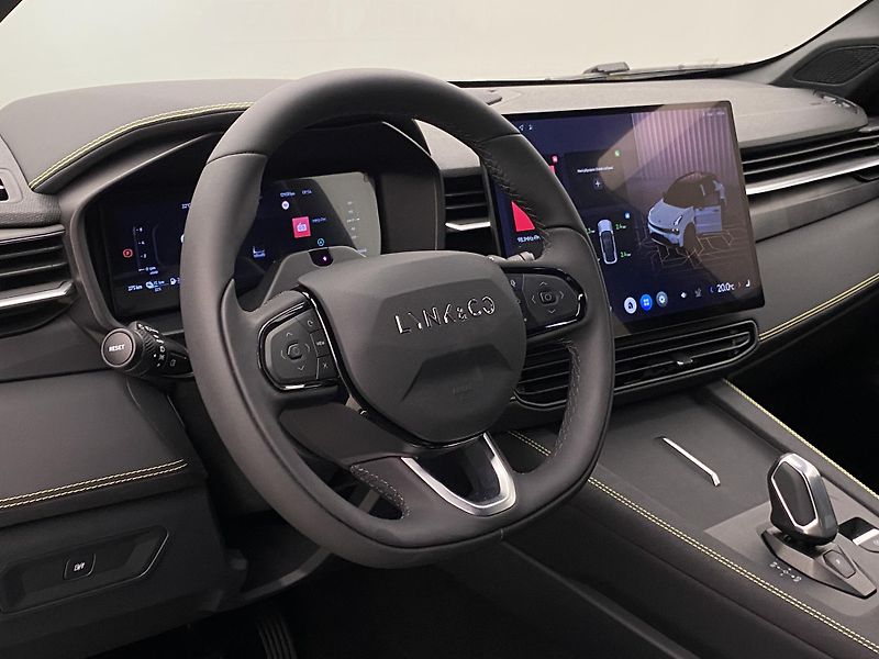 Lynk & Co 01 (2025) CORE PHEV AUT CZ 1.maj - fotka 24 z 95