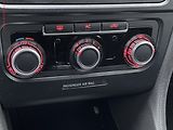 Volkswagen Golf (2010) 1.6 TDi, Trendline, AC - náhled 13