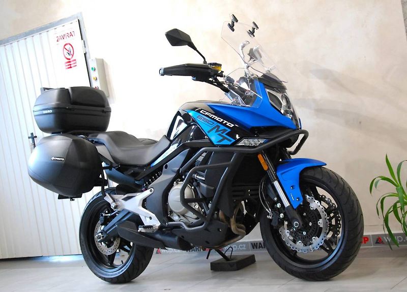 CFMOTO 650 MT (2020) 650MT Premium - hezký stav, pů - fotka 2 z 20