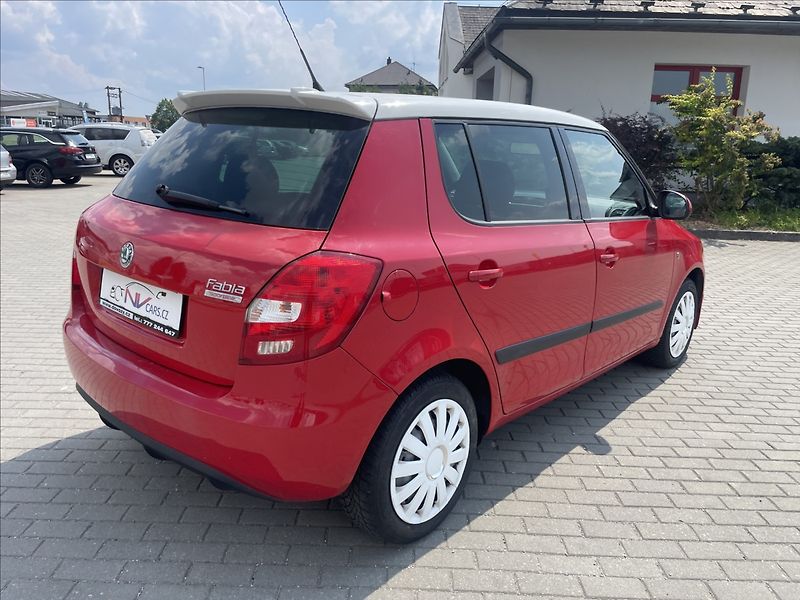 Škoda Fabia 1,6 i 77kw Sportline Klimatron - fotka 38 z 40