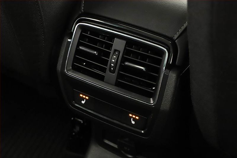Škoda Karoq (2019) 1.5 TSI, Automat, ČR,1.maj - fotka 15 z 16