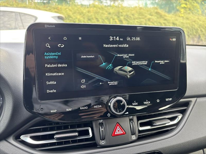Hyundai i30 1,5 TGDi N-Line TOP STAV TAŽNÉ - fotka 22 z 47