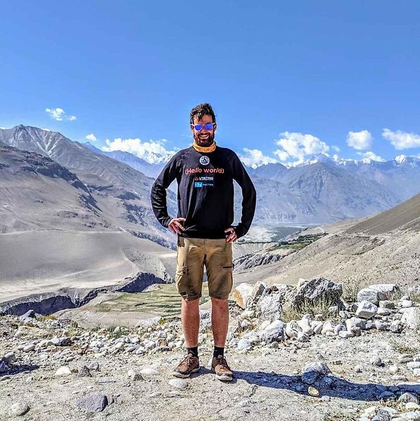Český tým He//o Wor/d na Mongol Rally