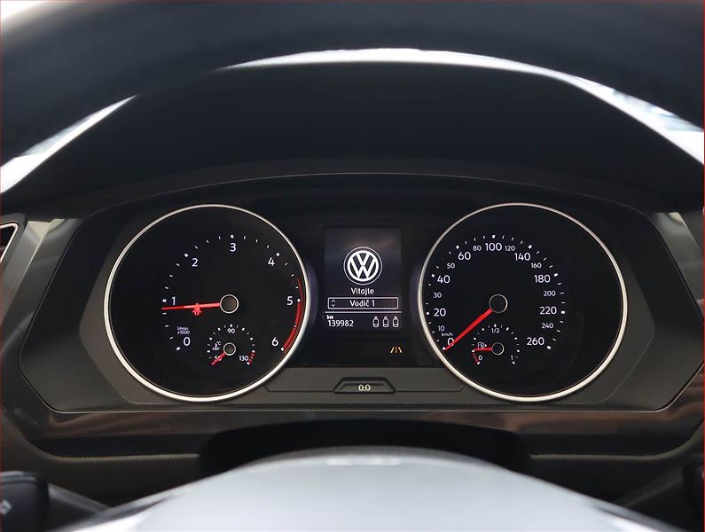 Volkswagen Tiguan (2018) 2.0 TDI, 4X4, Navi, Tempomat - fotka 11 z 20