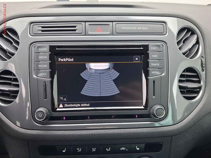 Volkswagen Tiguan (2016) 2.0 TDi, Sport&Style, navi - fotka 16 z 16