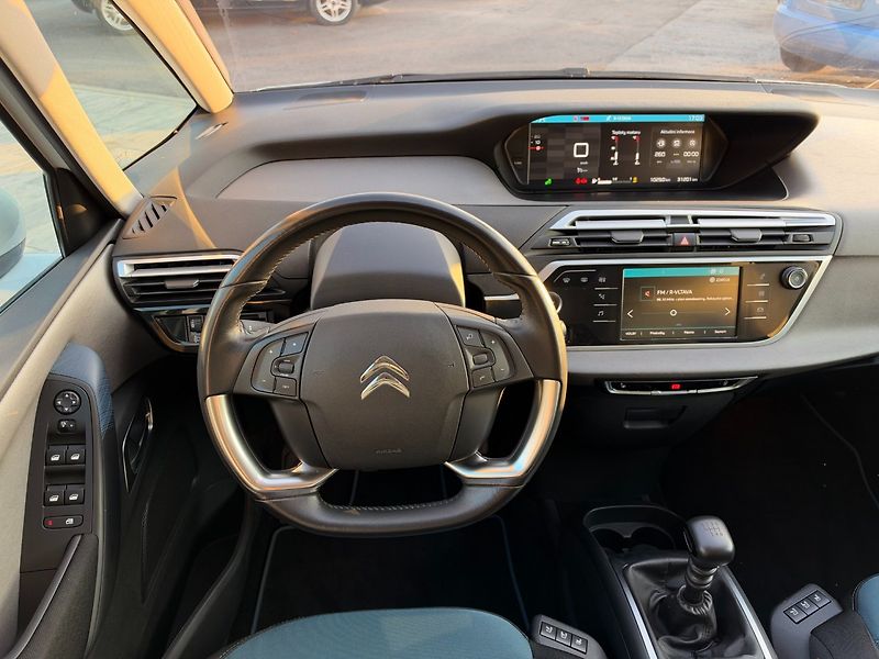 Citroën Grand C4 SpaceTourer (2019) 1.2 PureTech 96kW 7.Míst - fotka 15 z 30
