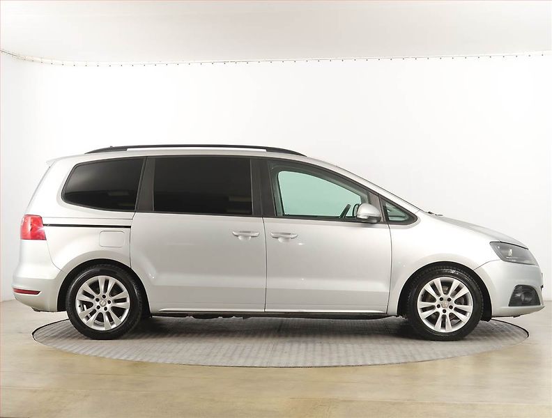 Seat Alhambra (2010) 2.0 TDI, Navi, Tempomat - fotka 6 z 26