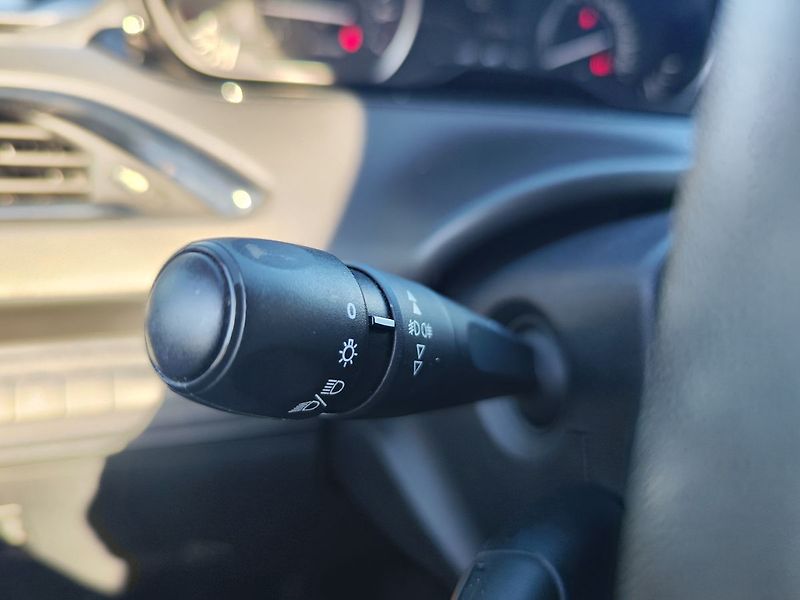 Peugeot 208 1.2 PureTech/60kW Active - fotka 20 z 25