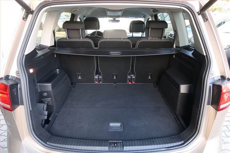 Volkswagen Touran (2017) 2.0 TDI, Automat, Serv.kniha - fotka 14 z 20