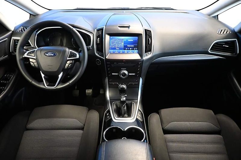 Ford S-MAX (2020) 2.0 LED ACC SONY Tažné Webasto - fotka 12 z 39