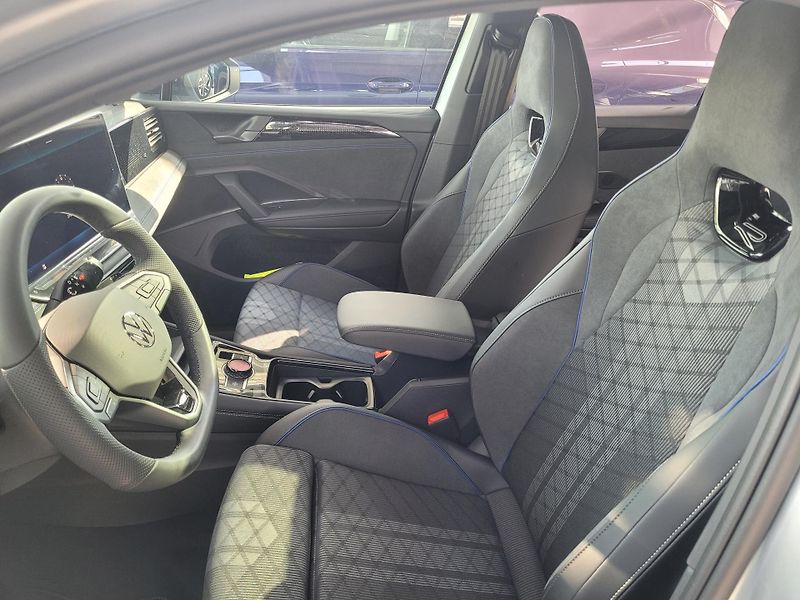 Volkswagen Tiguan (2026) R-Line 2,0 TDI 142 kW 4x4 - fotka 7 z 8