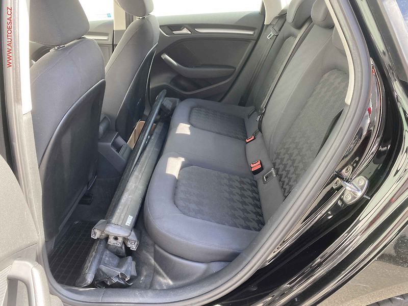 Audi A3 (2016) 1.6 TDi, 2.maj,ČR, AC, bixen - fotka 10 z 18
