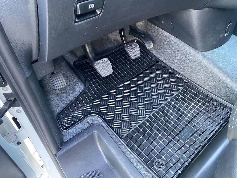 Mercedes-Benz Vito (2021) 110,L2H1,LONG, VÝB STAV!! - fotka 22 z 43