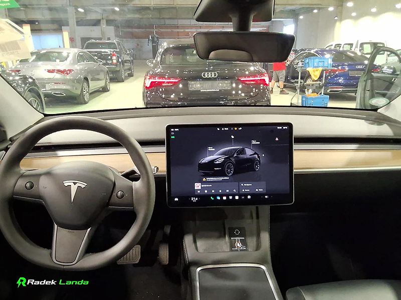 Tesla Model Y (2023) Long Range AWD Berlín - fotka 8 z 8