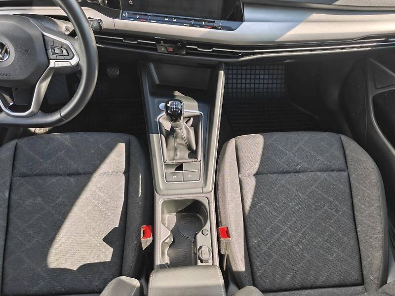 Volkswagen Golf Life 6G 1,0TSi - fotka 9 z 22