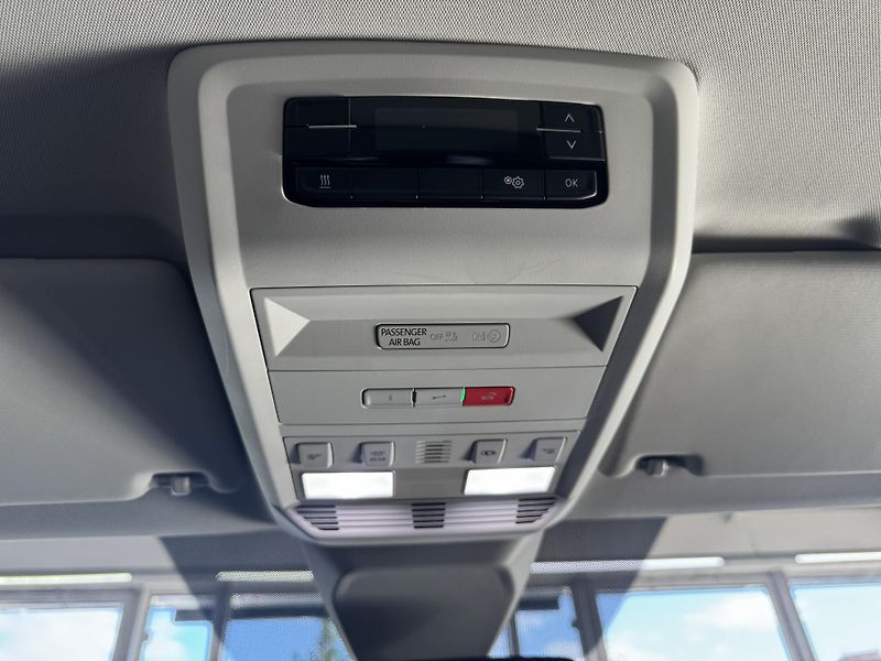 Volkswagen Multivan 2,0TDI DSG 4Motion Highline - fotka 31 z 37