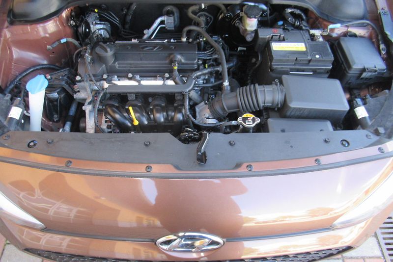 Hyundai i20 1.2i KLIMA PŮVOD ČR 1 MAJITEL - fotka 18 z 19