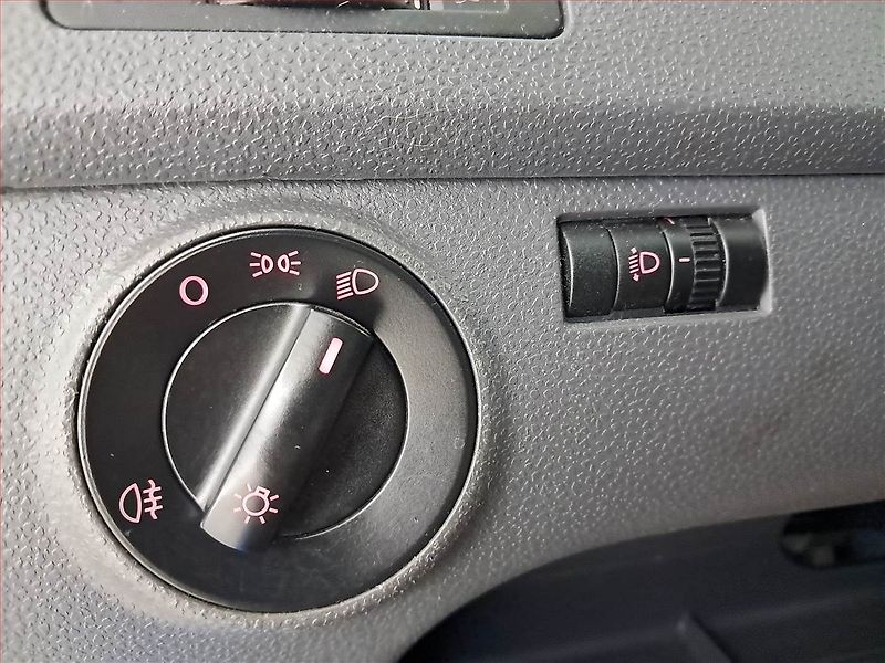 Volkswagen Polo (2003) 1.2, Serv.kniha, nová STK - fotka 17 z 17