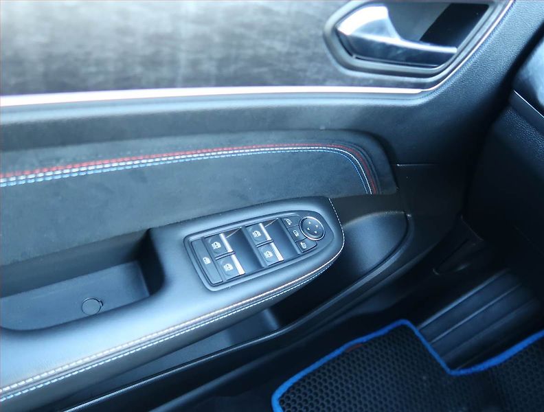 Renault Arkana (2025) Esprit Alpine E-Tech - fotka 17 z 17
