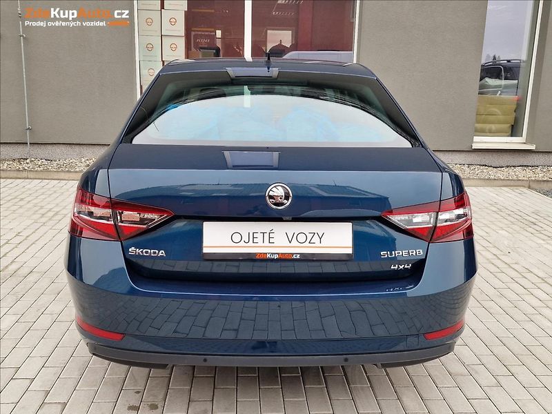 Škoda Superb 2.0TDI 140kW L&K 4x4 DSG, ČR - fotka 9 z 50
