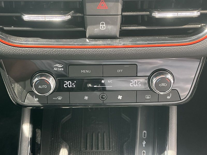 Škoda Kamiq (2025) 1,5 TSI 110 kW DSG MONTE CARLO - fotka 16 z 24