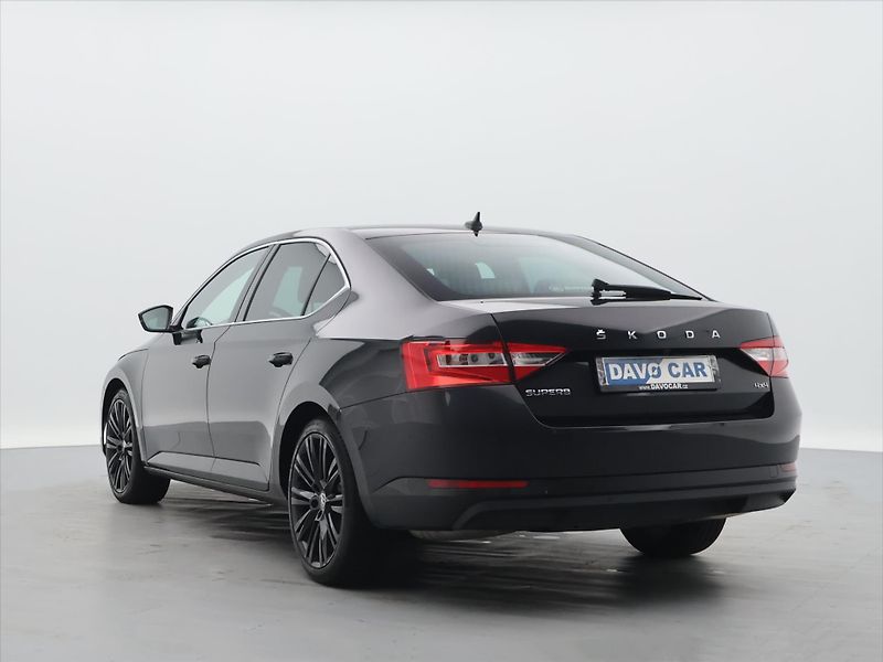 Škoda Superb 2,0 TDI 147kW Style 4x4 Kůže - fotka 5 z 35