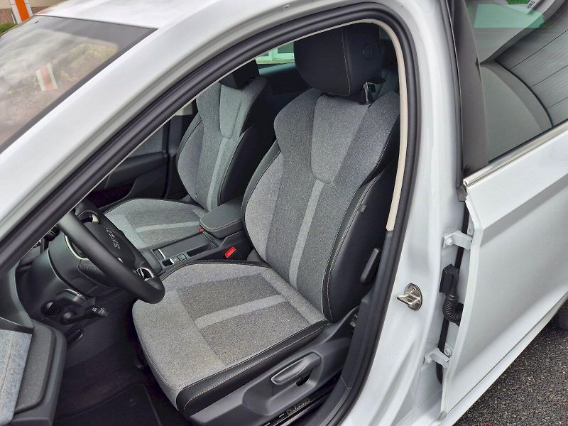 Škoda Octavia (2025) Top Selection 1.5TSi 110kW 6°m - fotka 10 z 30