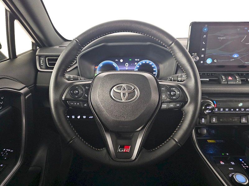 Toyota RAV4 (2025) 2.5HEV 222k 4X4 GR SPORT - fotka 8 z 29