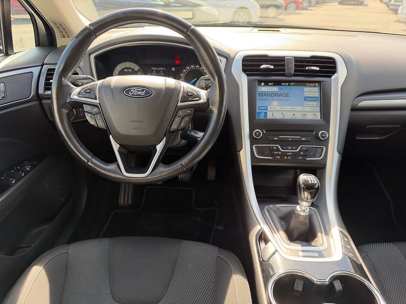 Ford Mondeo (2016) Bussines 2.0 TDCi 110kW - fotka 12 z 32