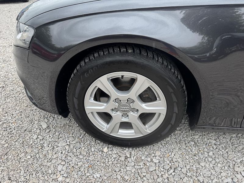 Audi A4 Avant 2.0TDi,rezervace - fotka 9 z 54
