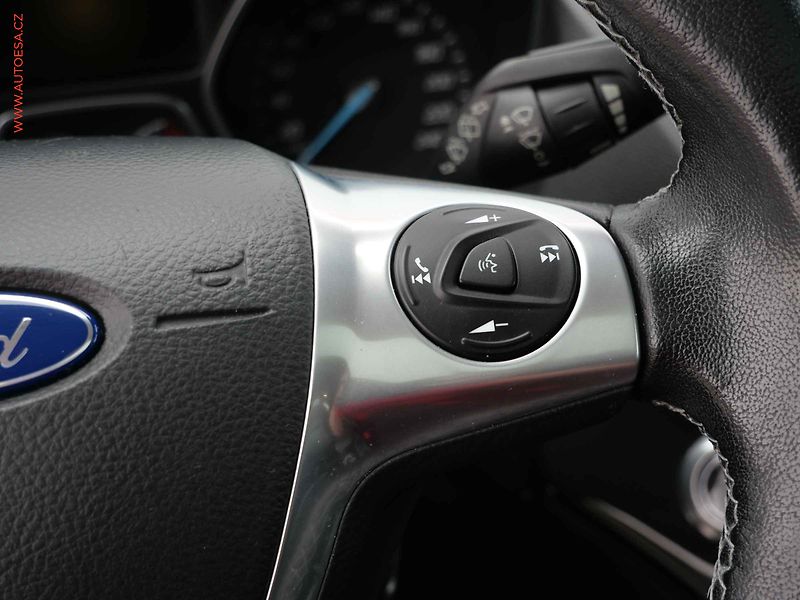 Ford Kuga (2014) 2.0TDCi 4x4, 2.maj,ČR - fotka 13 z 30