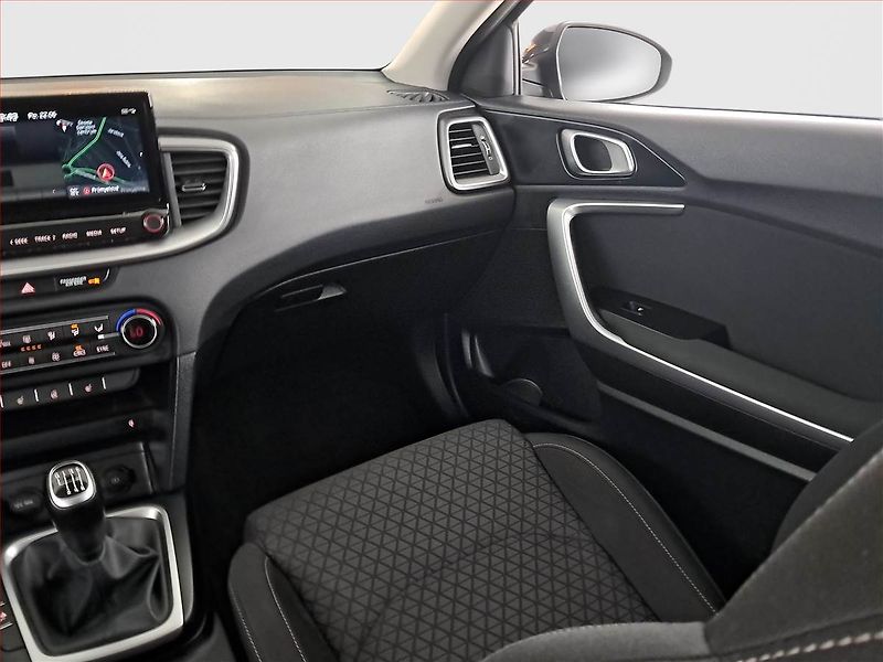 Kia Ceed (2022) 1.6 CRDi, Serv.kniha, Navi - fotka 8 z 21