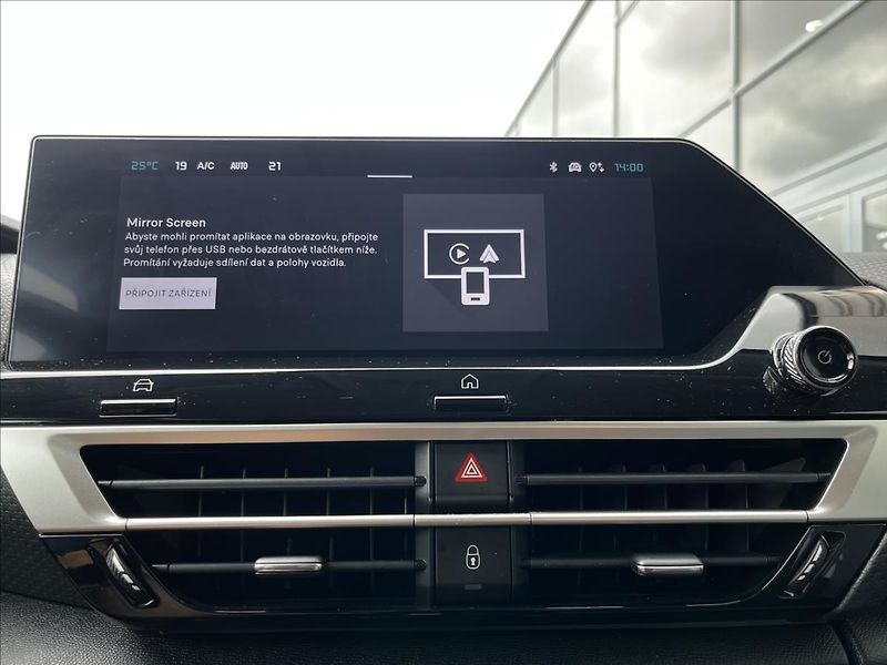 Citroën C4 1,2   MAX EAT8 - fotka 20 z 23