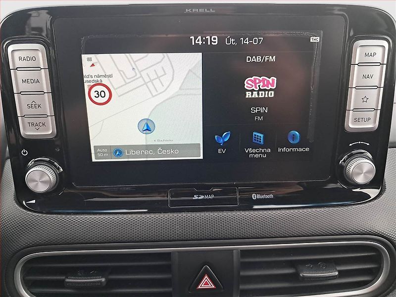 Hyundai Kona (2019) Electric 64 kWh, SoH 96% - fotka 13 z 21