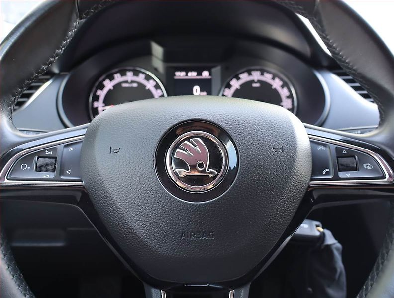 Škoda Octavia (2018) 1.6 TDI, Navi, Tempomat - fotka 17 z 18