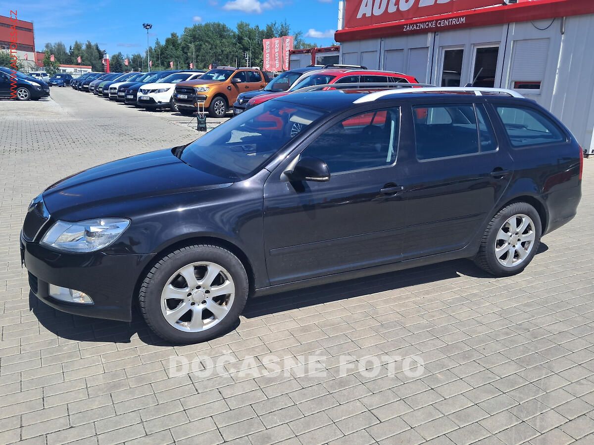 Škoda Octavia 1.6 TDi, DSG, AC, xenon
