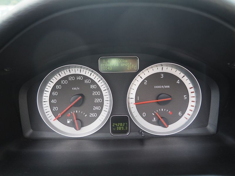 Volvo C70 (2011) 2.0D 110 kW Cabrio - fotka 22 z 30