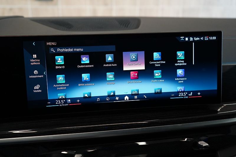BMW X5 40d xDrive, Vzduch, Tažné, HUD - fotka 32 z 47