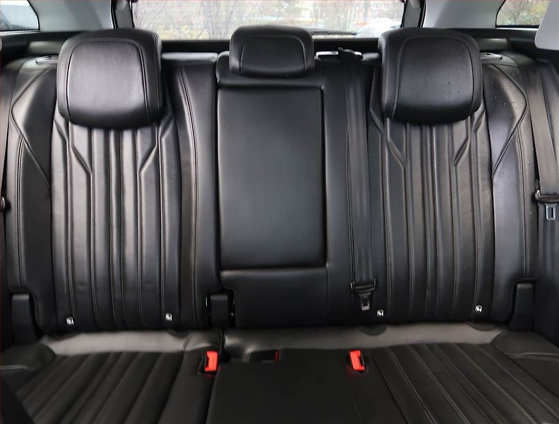 Peugeot 3008 (2017) Allure 1.6 THP, Automat - fotka 10 z 21