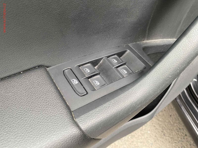 Škoda Octavia (2020) 1.0 TSi, Ambition, výhřev sed - fotka 13 z 17